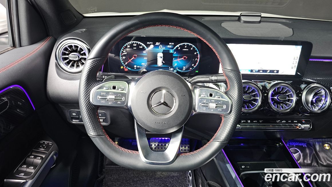 Mercedes-Benz GLB-Class 2023