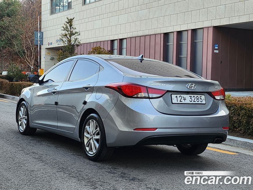Hyundai AVANTE 2015