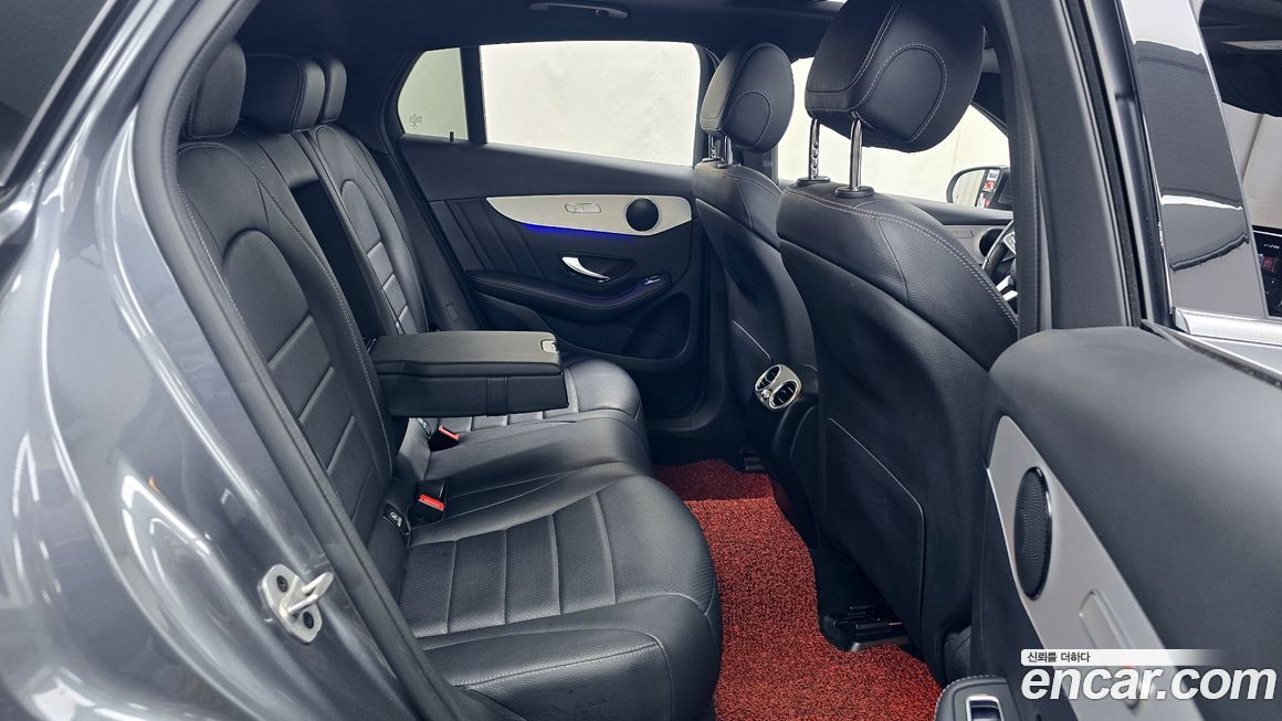 Mercedes-Benz GLC-Class 2021