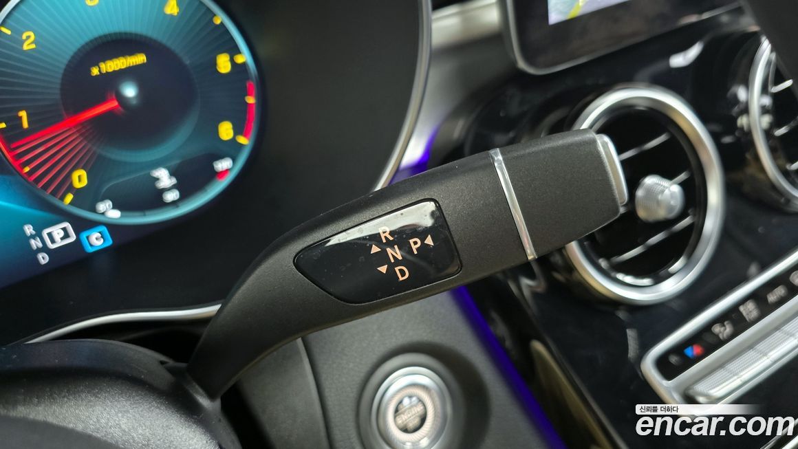 Mercedes-Benz GLC-Class 2021