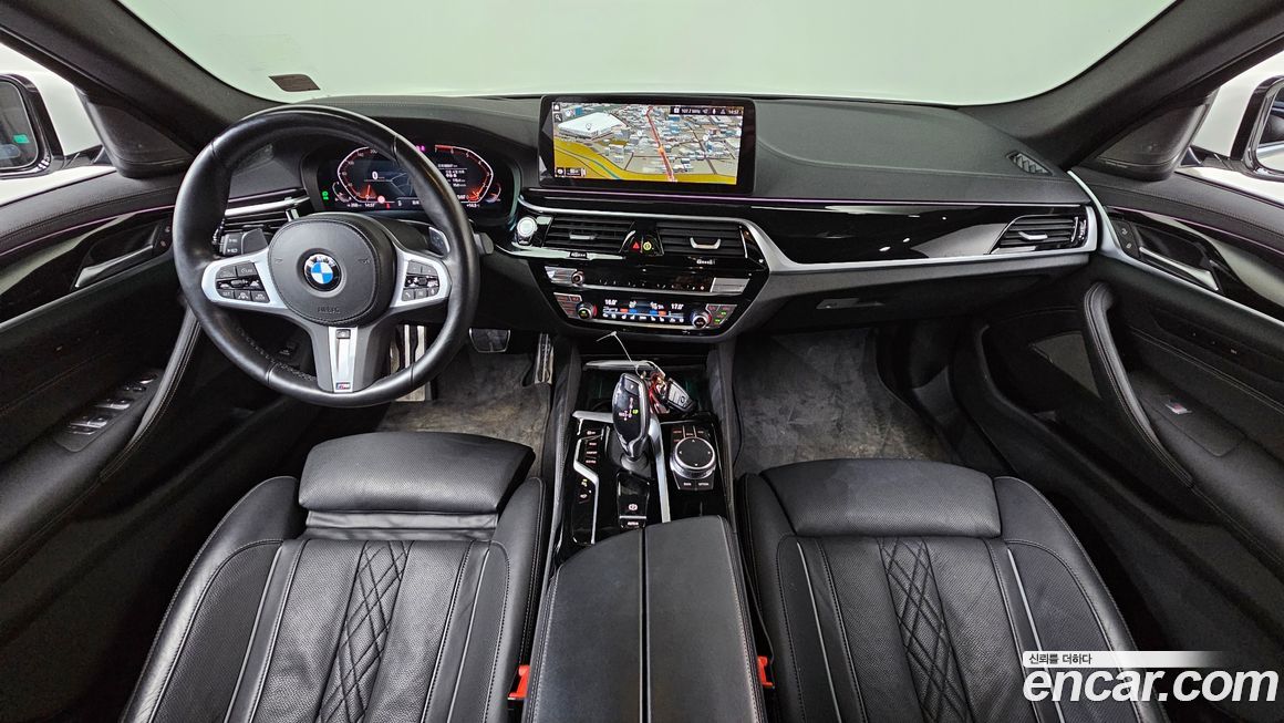 BMW 5-Series 2023