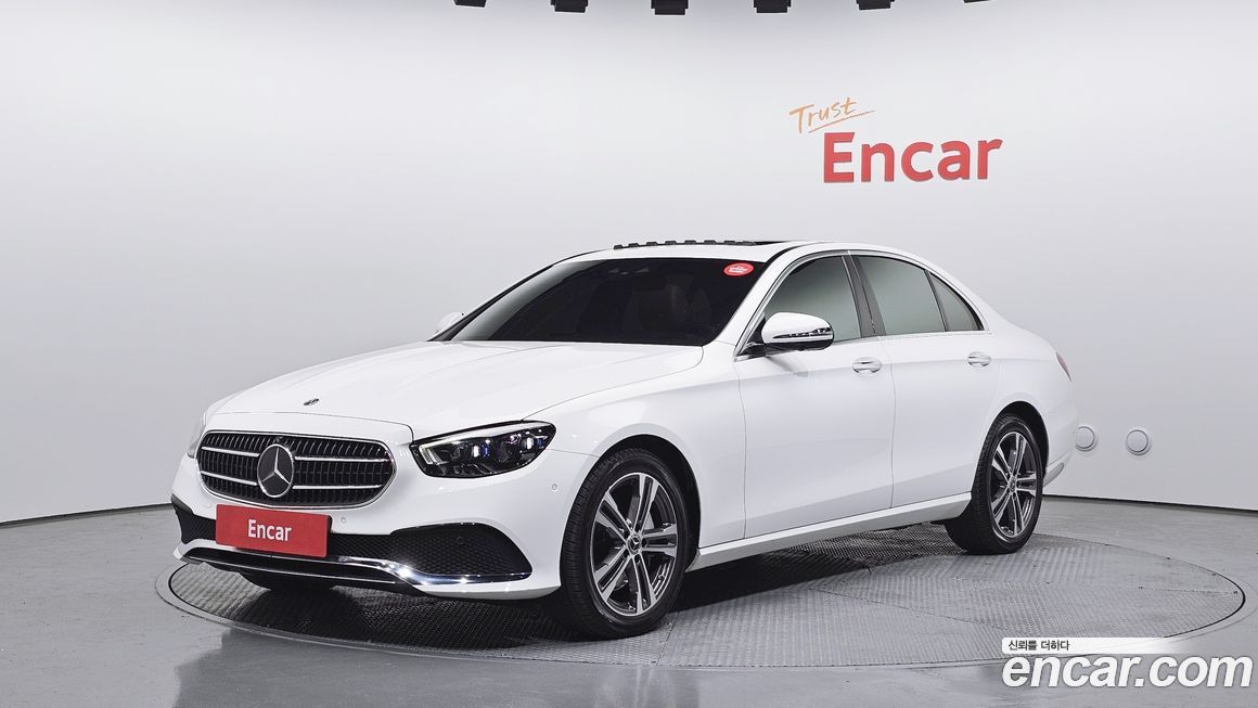 Mercedes-Benz E-Class 2022