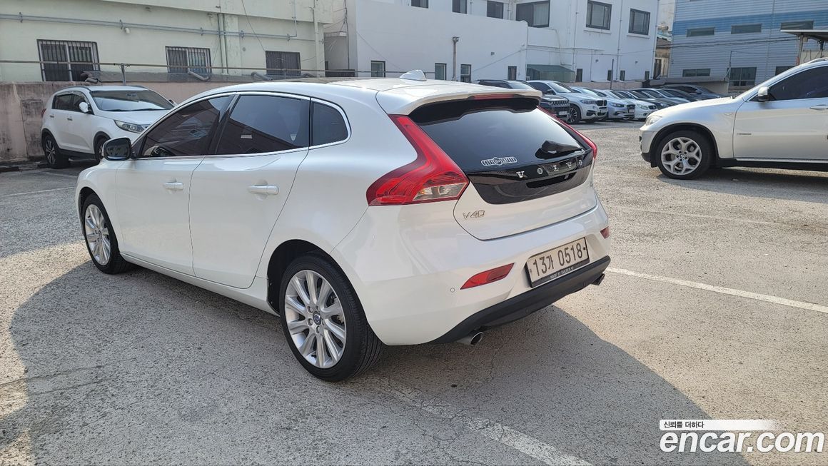 Volvo V40 2016