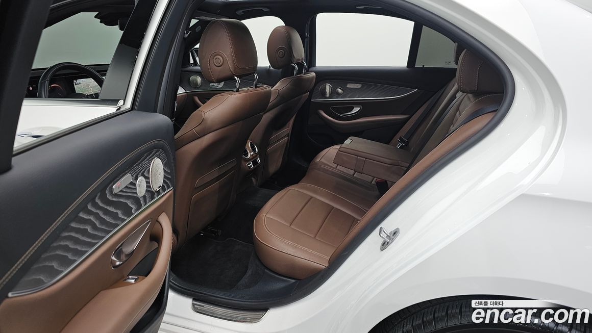 Mercedes-Benz E-Class 2022