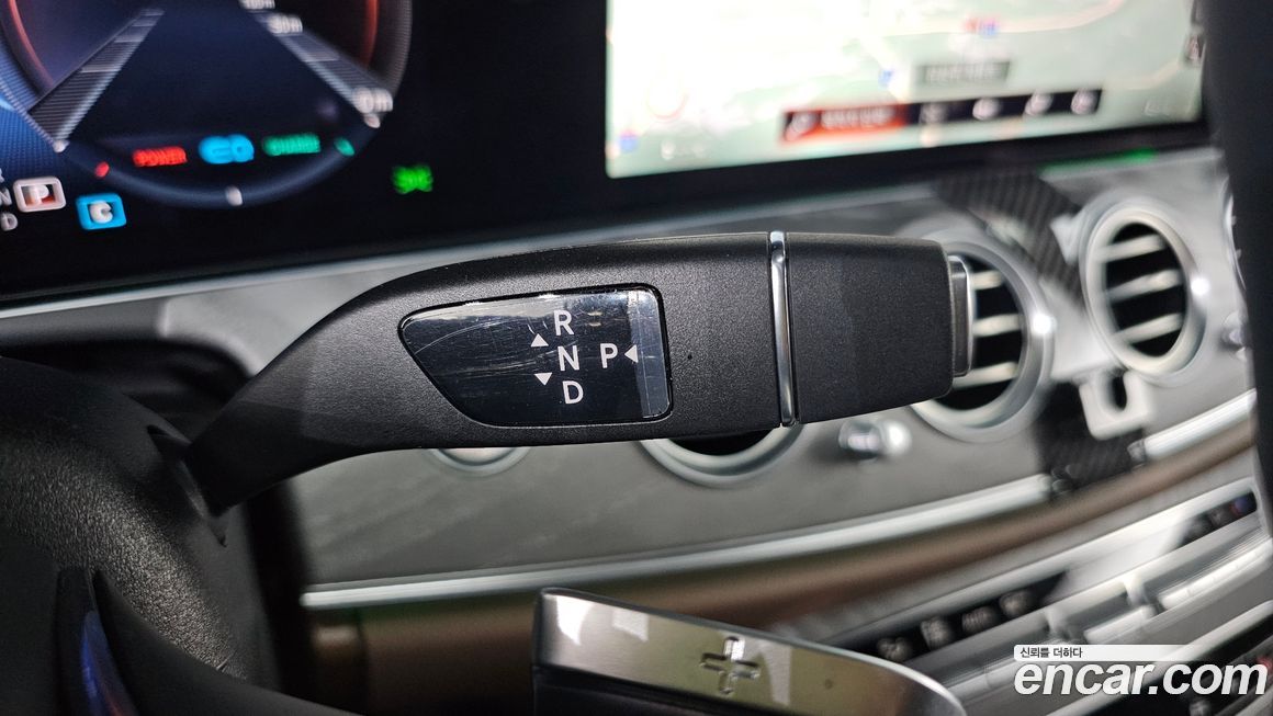 Mercedes-Benz E-Class 2022