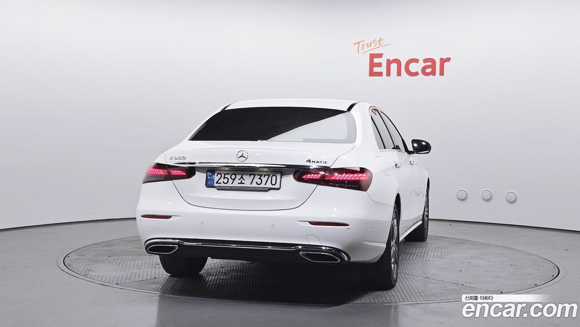 Mercedes-Benz E-Class 2022