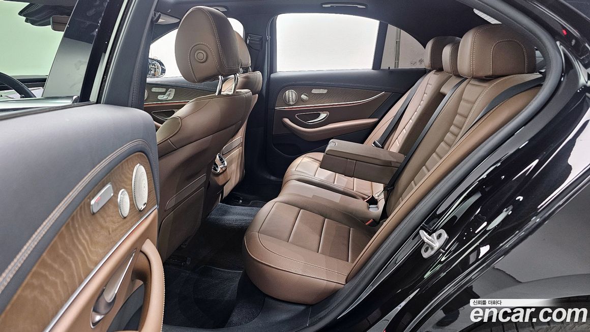 Mercedes-Benz E-Class 2023