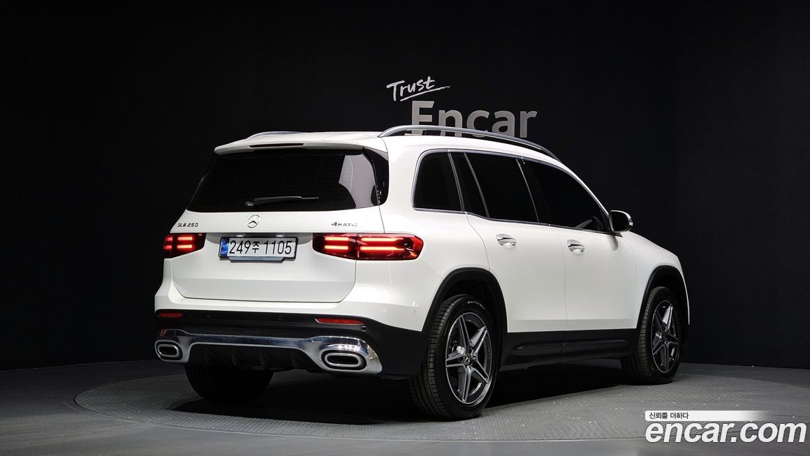 Mercedes-Benz GLB-Class 2024