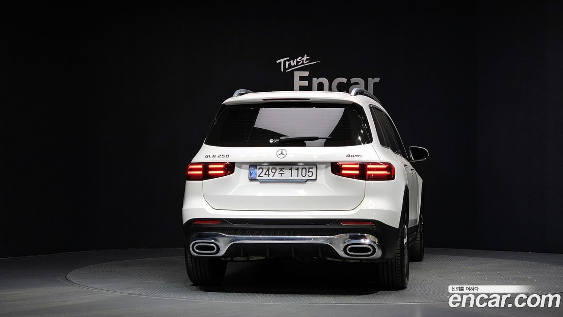 Mercedes-Benz GLB-Class 2024