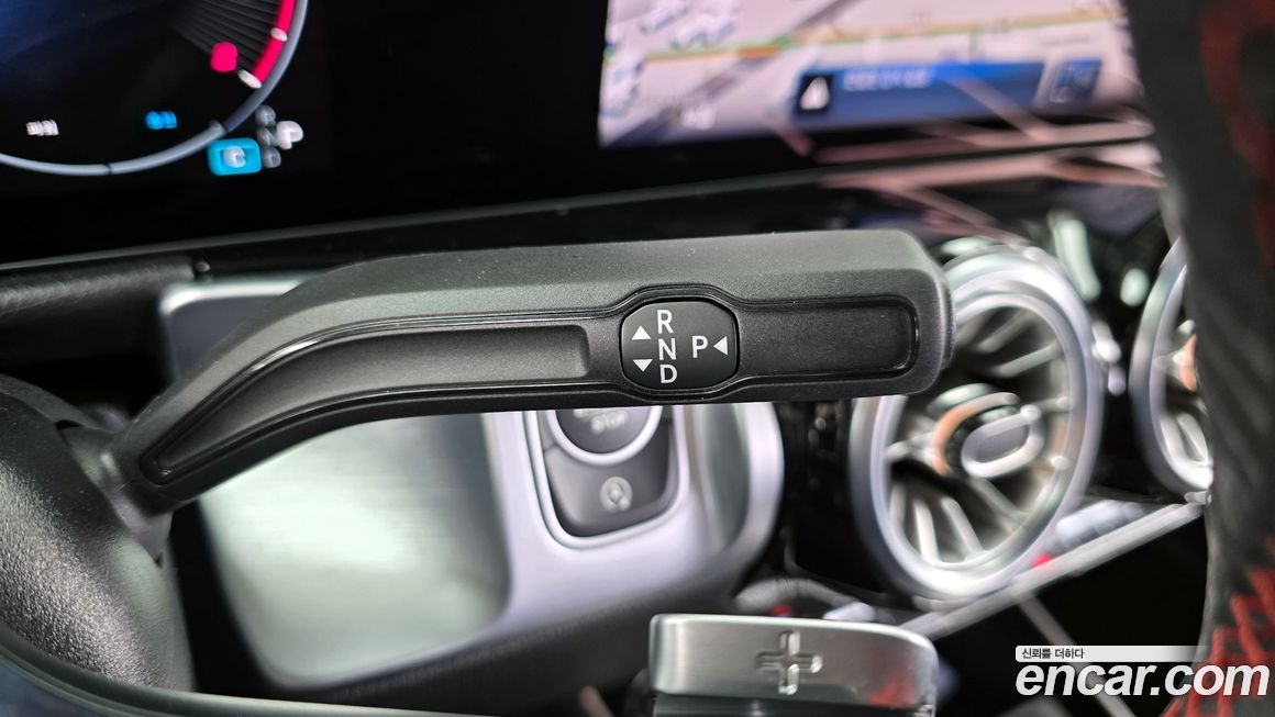 Mercedes-Benz GLB-Class 2024