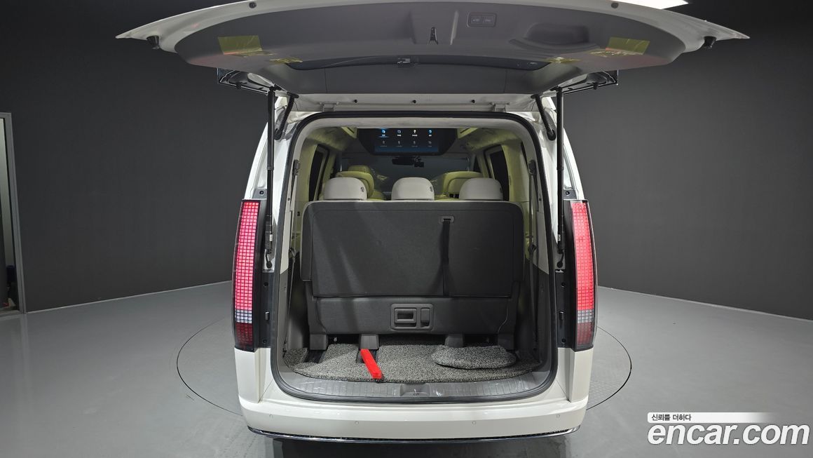Hyundai Staria 2024
