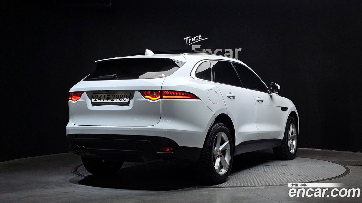 Jaguar F-PACE 2019