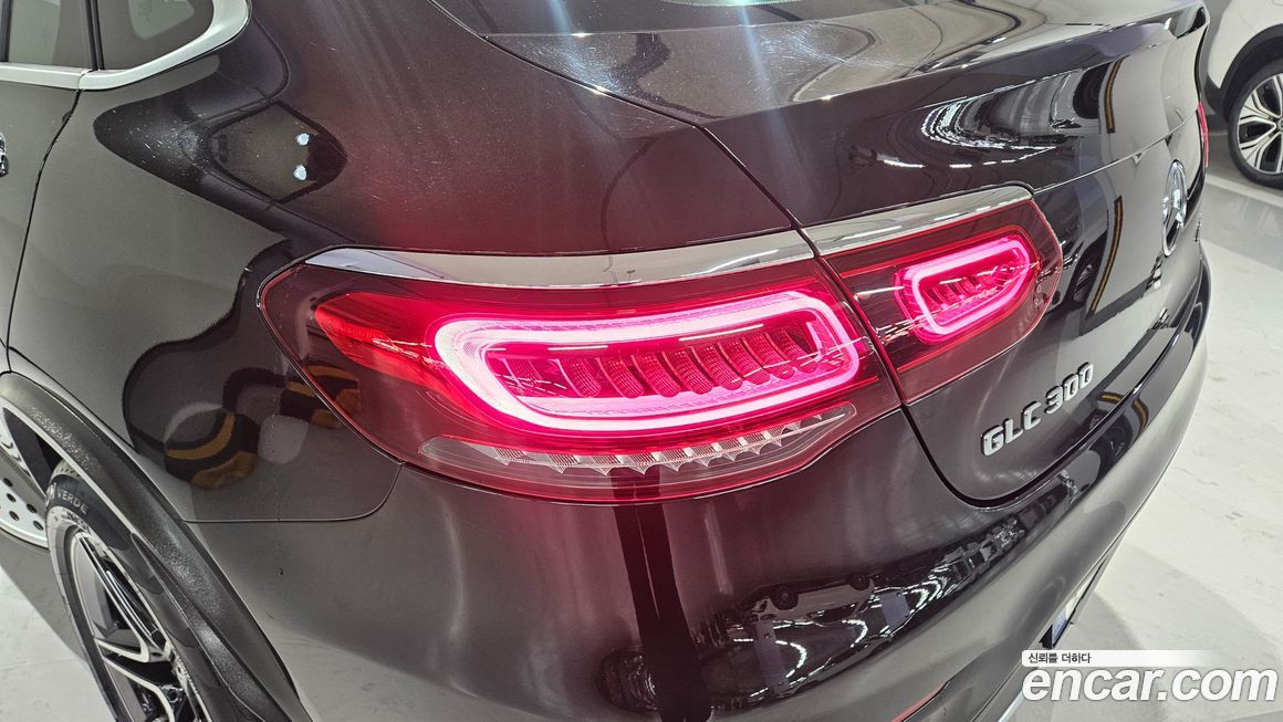 Mercedes-Benz GLC-Class 2023