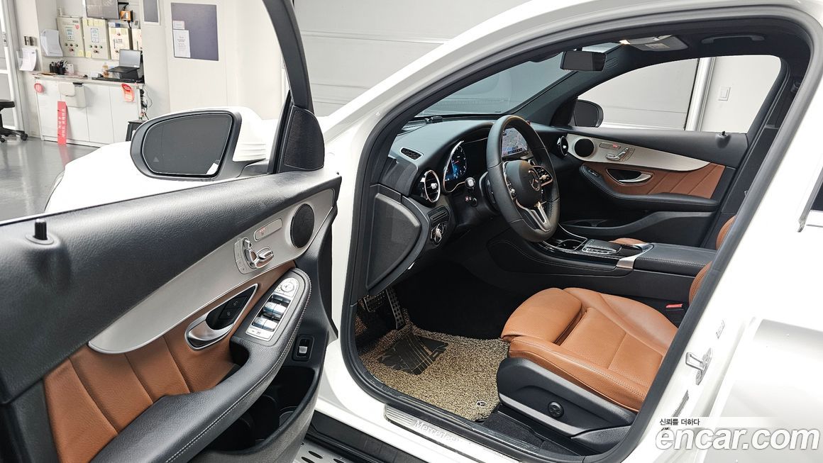 Mercedes-Benz GLC-Class 2021