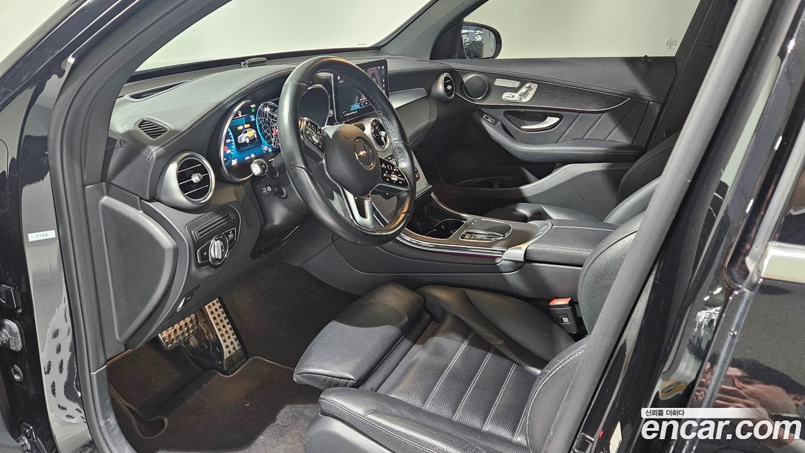 Mercedes-Benz GLC-Class 2023