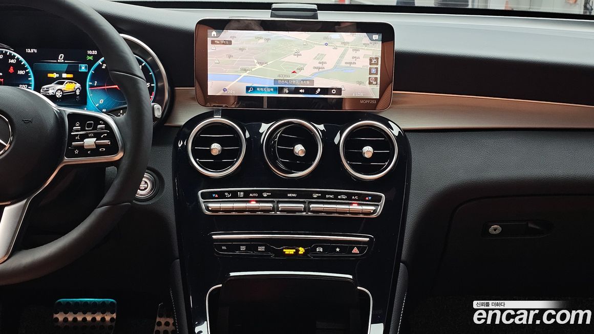 Mercedes-Benz GLC-Class 2021