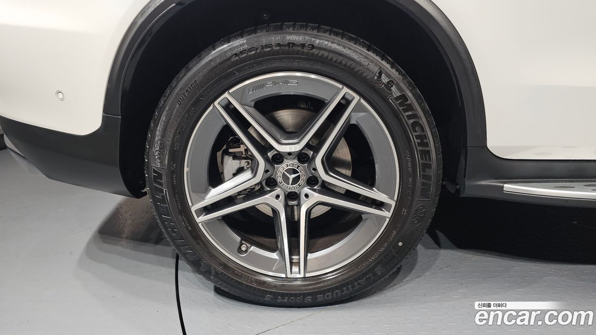 Mercedes-Benz GLC-Class 2021