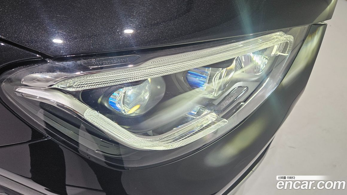 Mercedes-Benz GLC-Class 2023