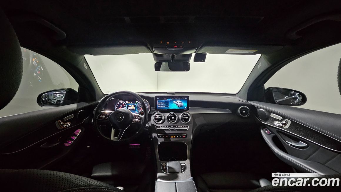 Mercedes-Benz GLC-Class 2023