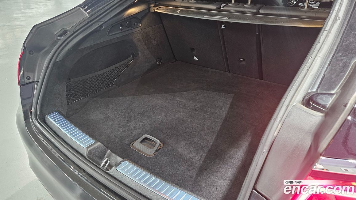 Mercedes-Benz GLC-Class 2023