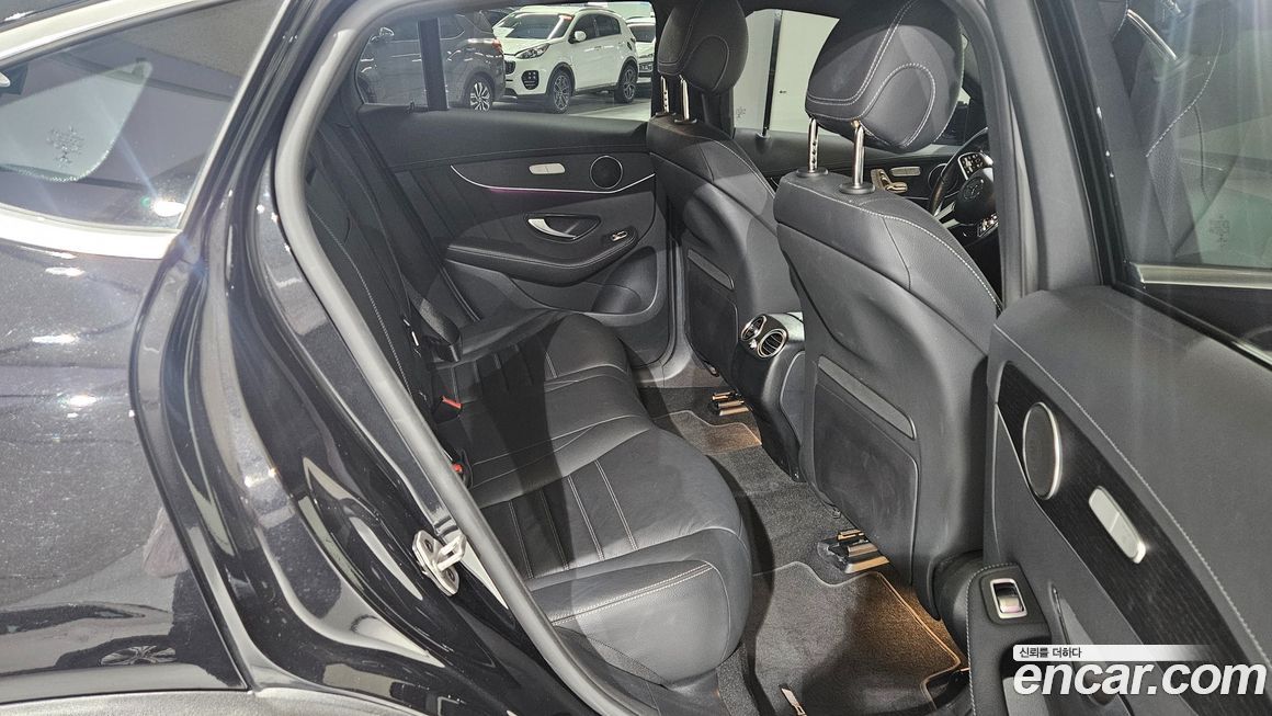 Mercedes-Benz GLC-Class 2023