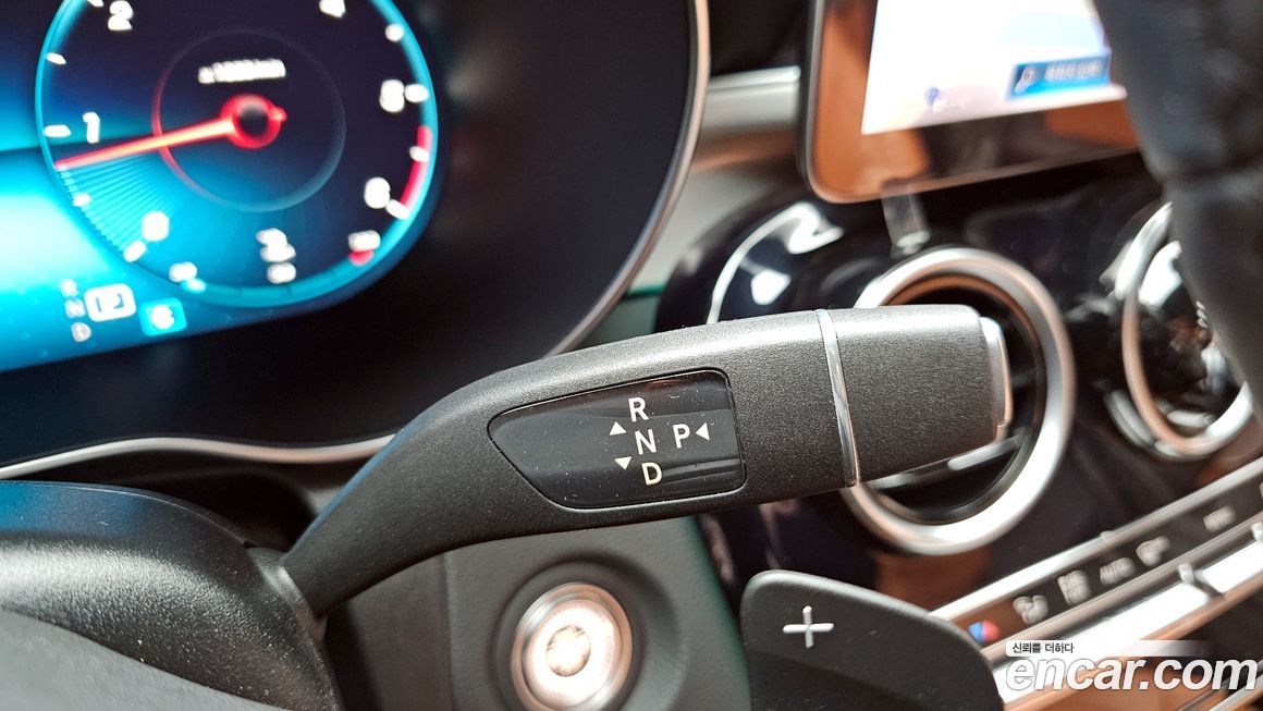 Mercedes-Benz GLC-Class 2021