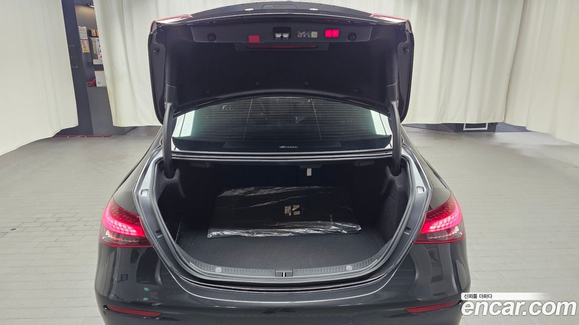 Mercedes-Benz E-Class 2023