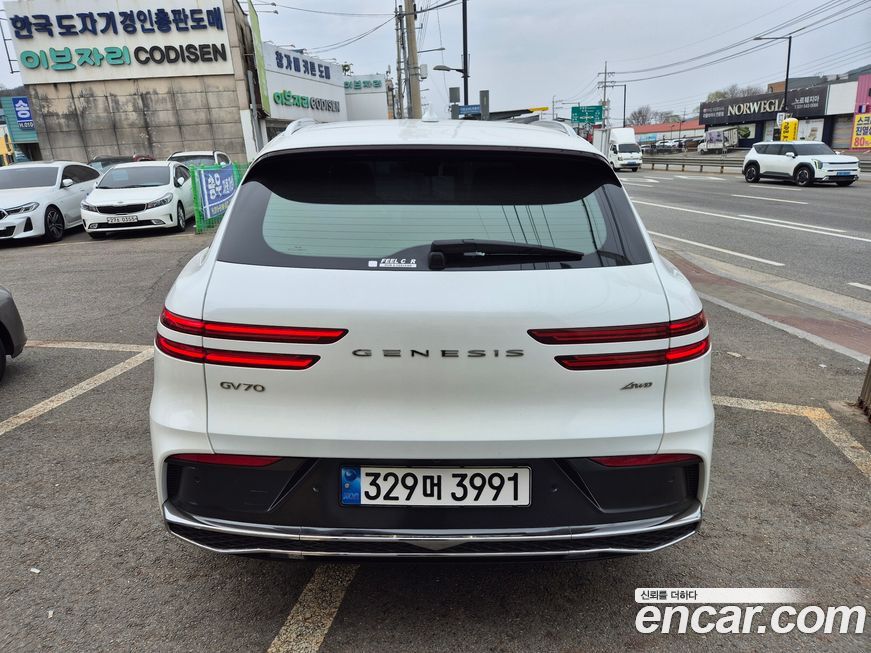 Genesis GV70 2025