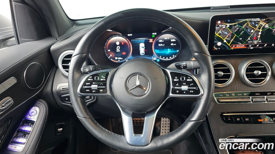 Mercedes-Benz GLC-Class 2023