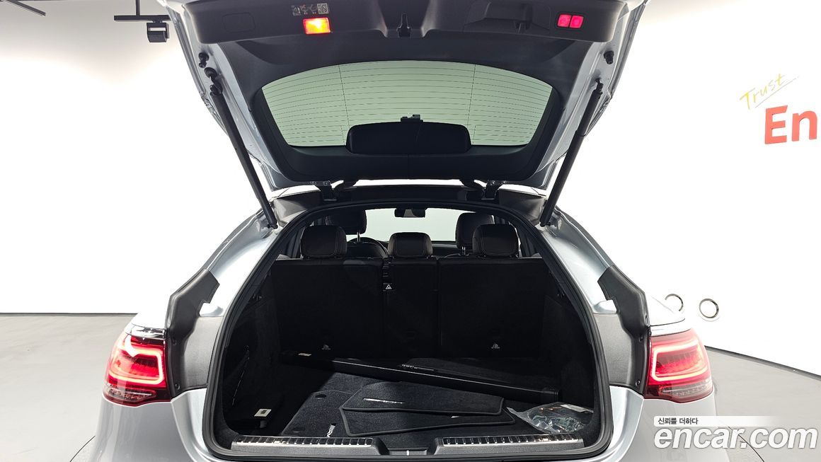 Mercedes-Benz GLC-Class 2023