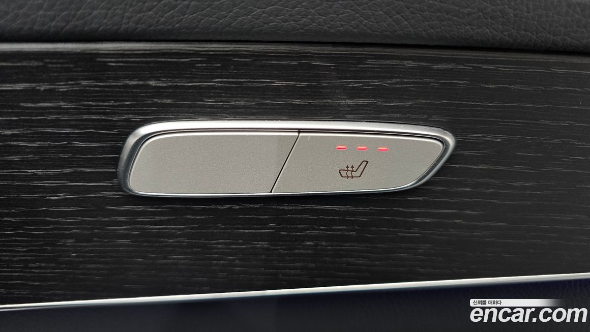 Mercedes-Benz GLC-Class 2023