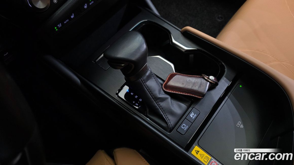 Lexus ES 2025