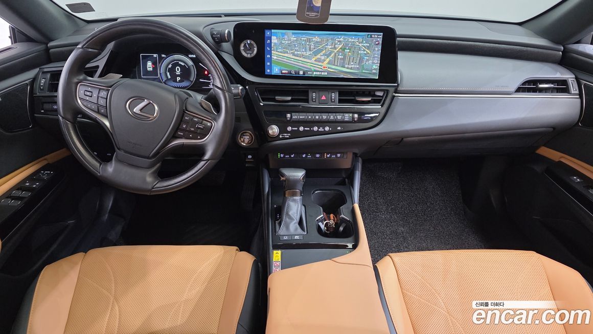 Lexus ES 2025