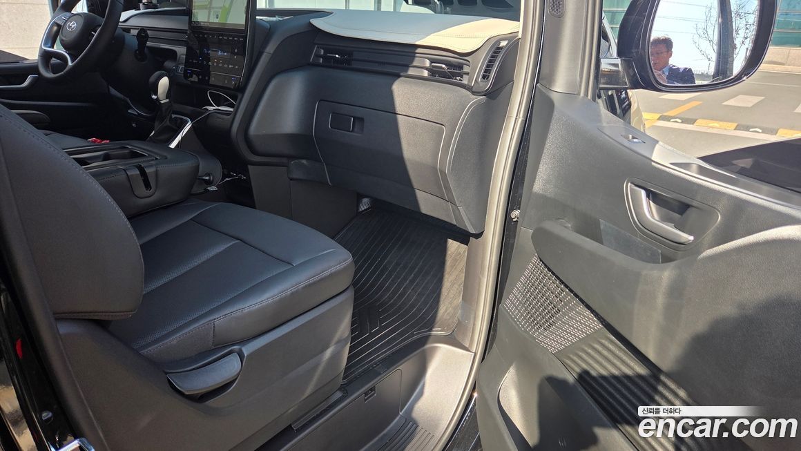 Hyundai Staria 2024