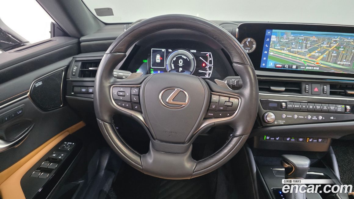 Lexus ES 2025