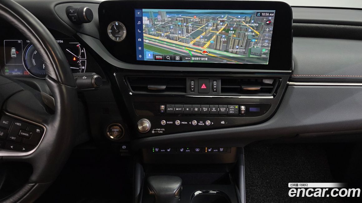 Lexus ES 2025