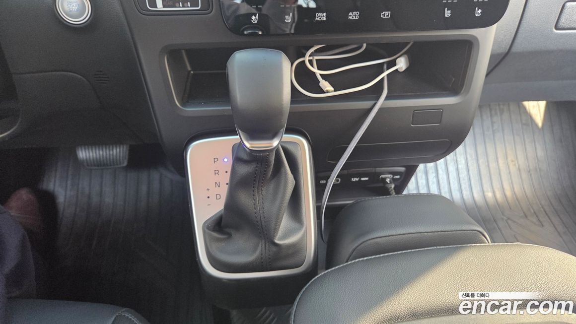 Hyundai Staria 2024