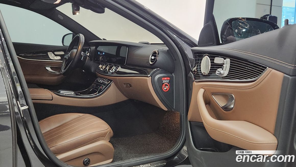 Mercedes-Benz E-Class 2023