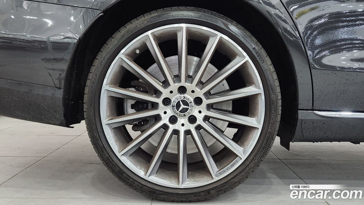 Mercedes-Benz E-Class 2023