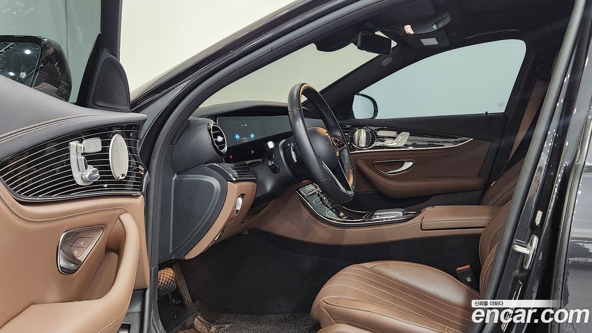 Mercedes-Benz E-Class 2023