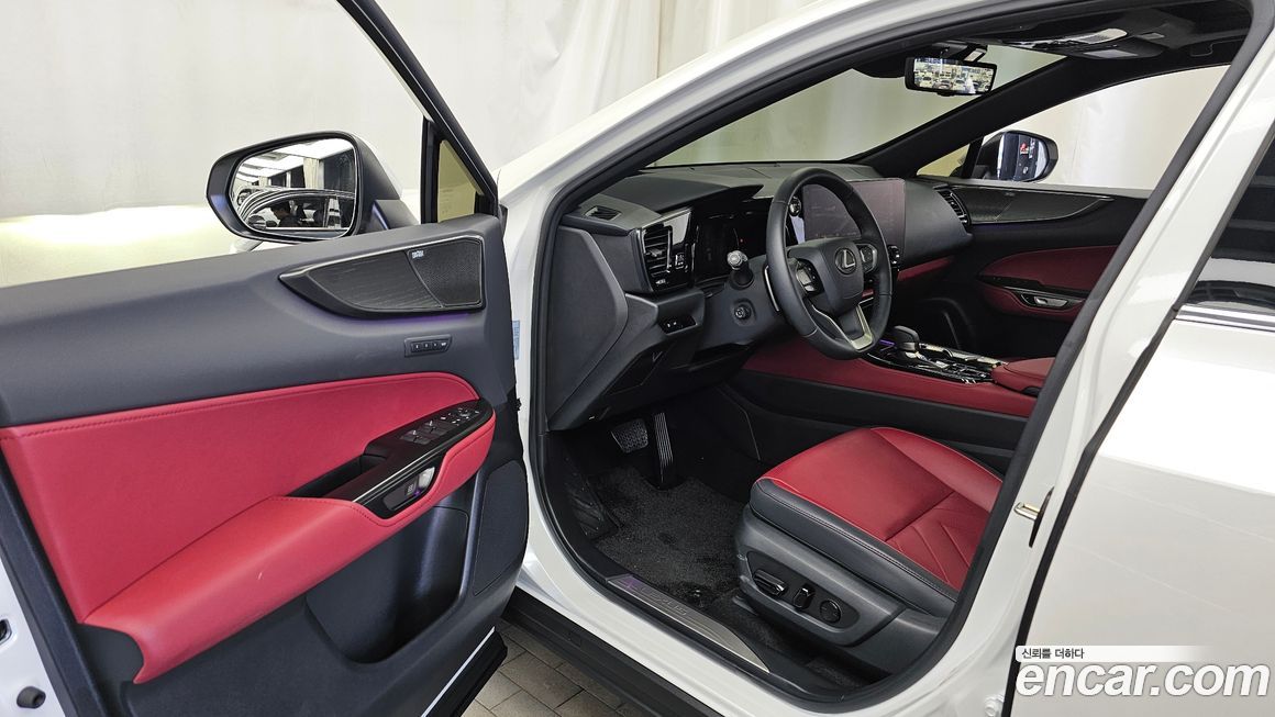 Lexus NX 2025