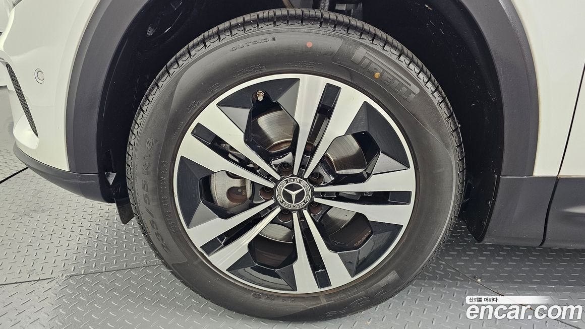 Mercedes-Benz GLB-Class 2020