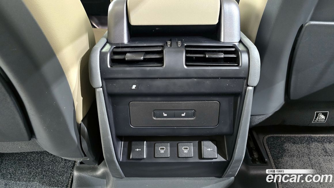 Land Rover Defender 2022