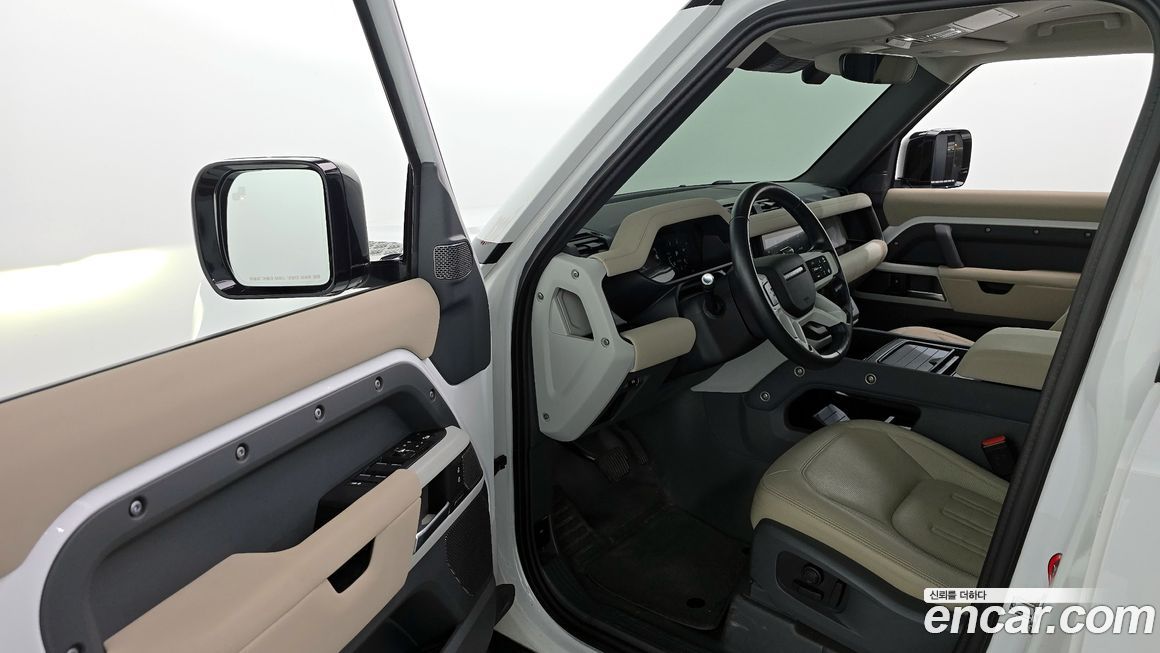 Land Rover Defender 2022