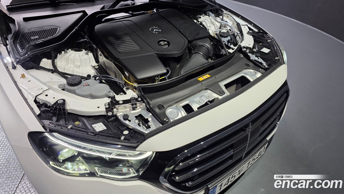 Mercedes-Benz E-Class 2025