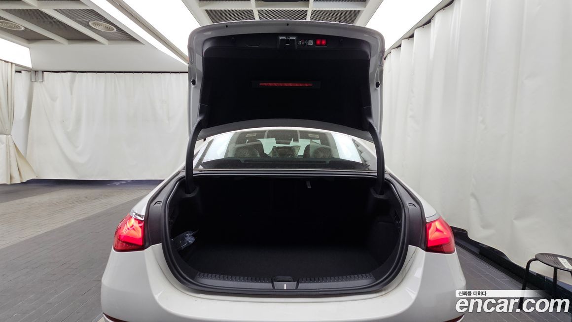 Mercedes-Benz E-Class 2026