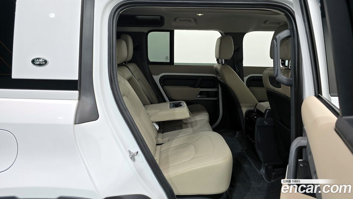 Land Rover Defender 2022