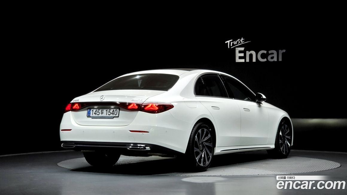 Mercedes-Benz E-Class 2025