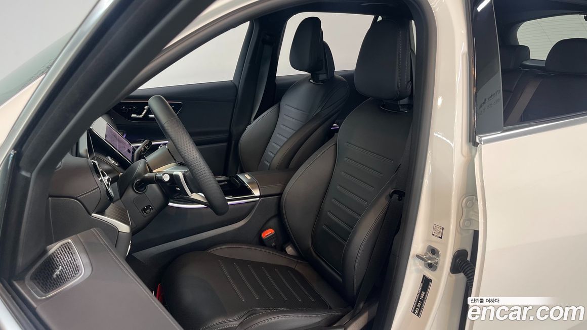 Mercedes-Benz GLC-Class 2025