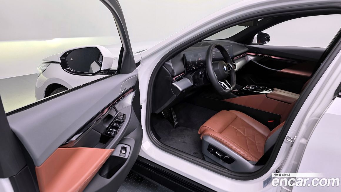 BMW 5-Series 2025